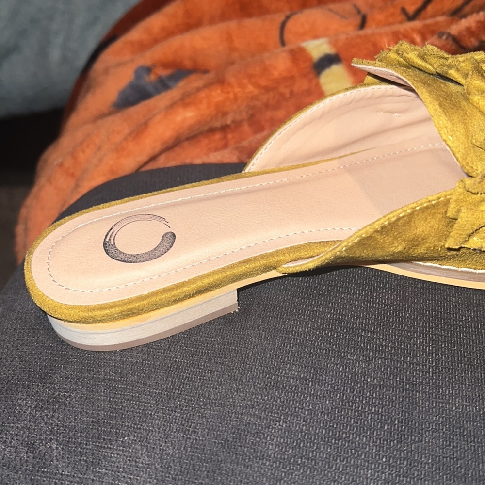 Women’s Journee flat mules, dressy shoes , size 8, excellent condition - Picture 12 of 12
